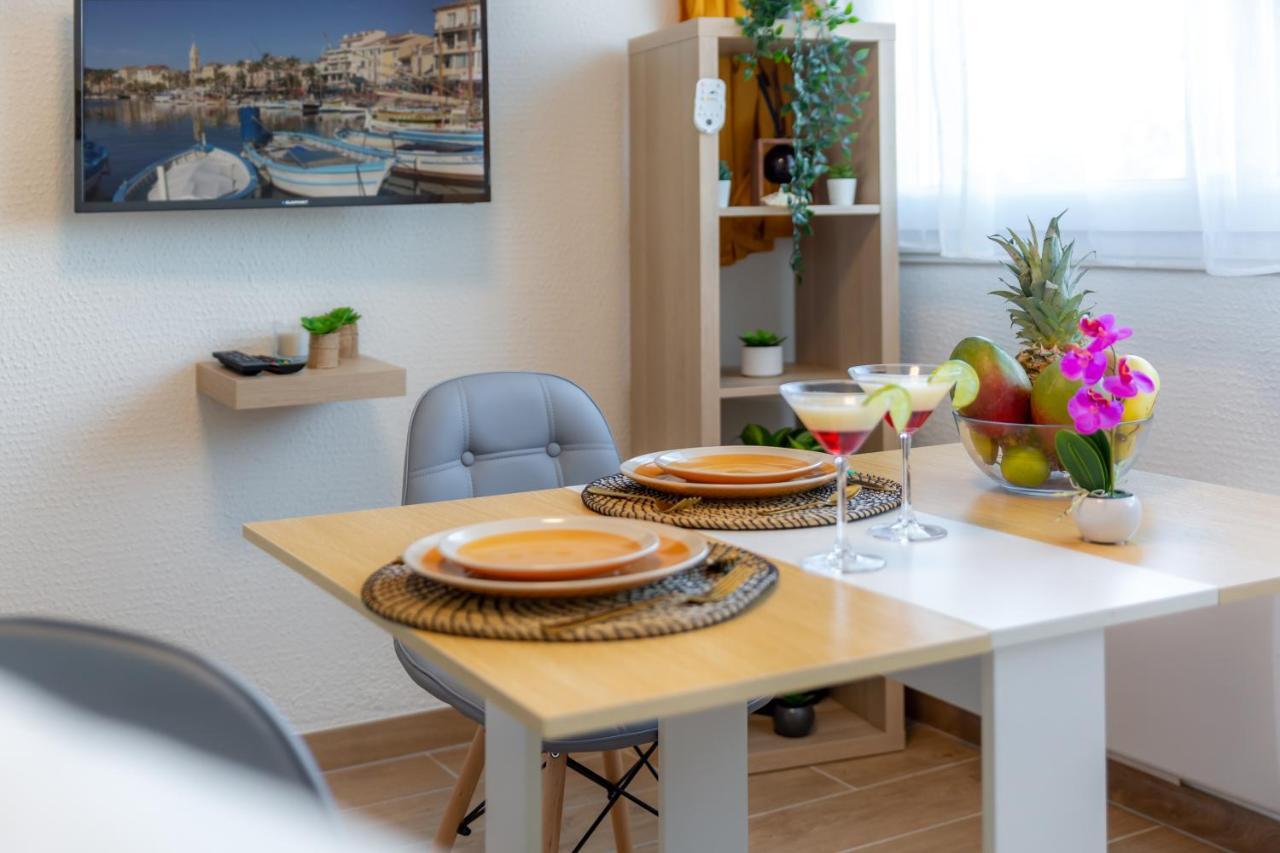 The Sunshine- Cozy-sea View - Beach- Host Provence
